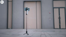 Video laden en afspelen in Gallery-weergave, DINelek Mini met Led Verlichting 3in1 Anti-shake Gimbal/Mobiele Telefoon Stabilisator + Selfie Stick + Driepoot Statief
